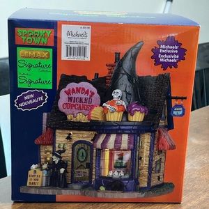 Lemax Spooky Town - Wanda’s Wicked Cupcakes
